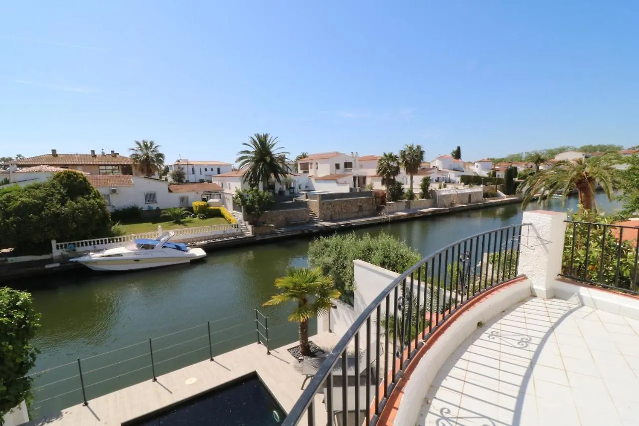 Valira 20D - Belle Villa Avec Piscine Sur Canal エンプリアブラバ 別荘